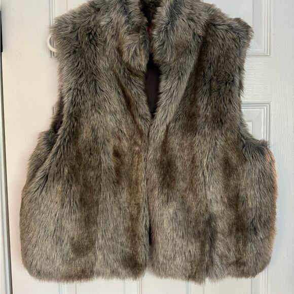 Elle Faux Fur Vest in Gray Size Large Boho Statement Festival Style - Picture 2 of 5